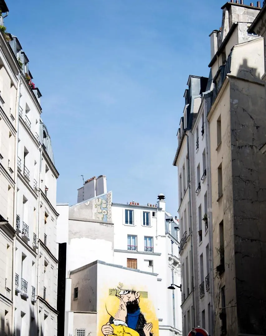 Veeve - By The Palais Royal *