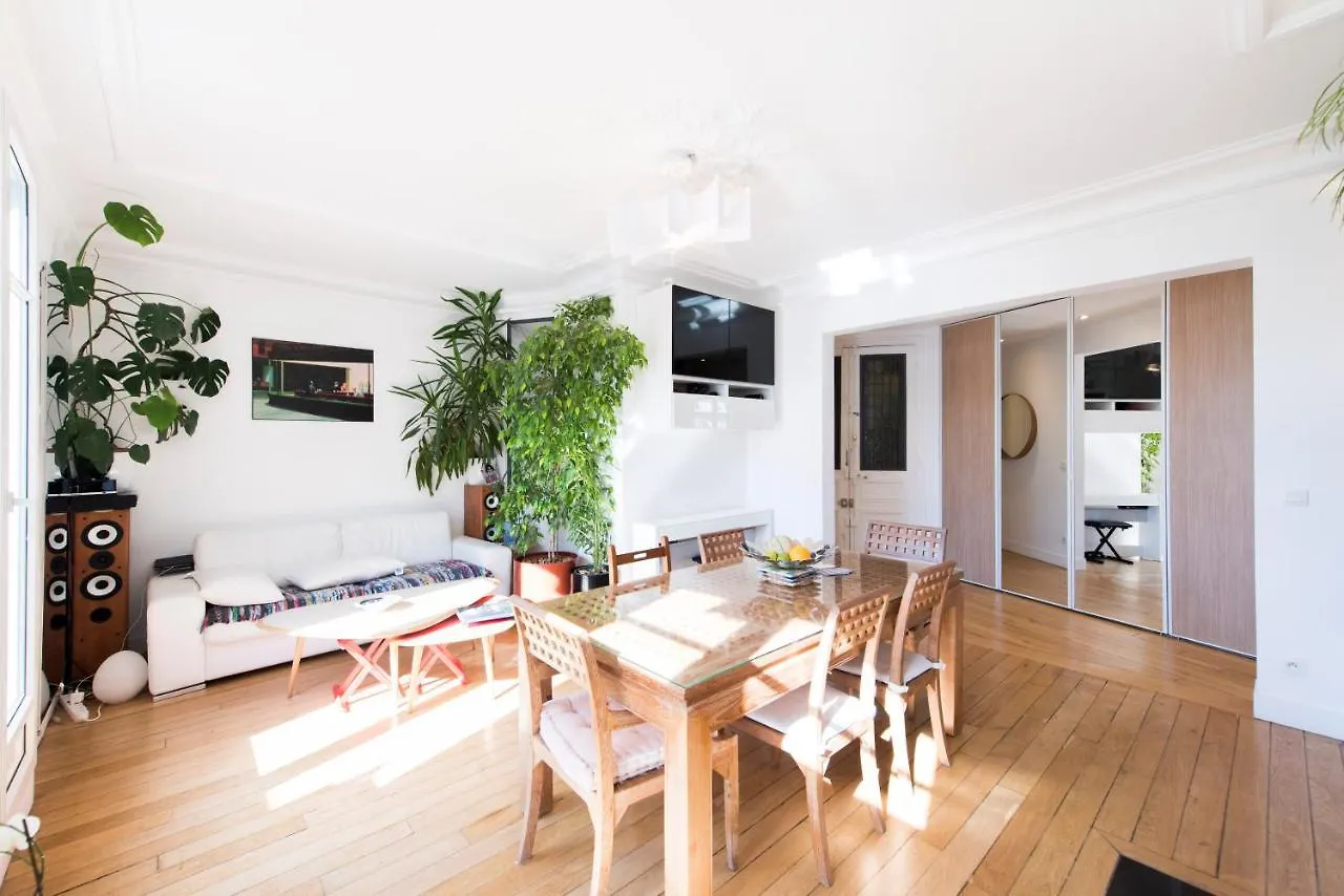 Apartment Veeve - By The Palais Royal Paris